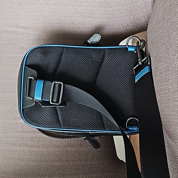 Men's Track Pack In Signature Canvas - Picture 2 of 9